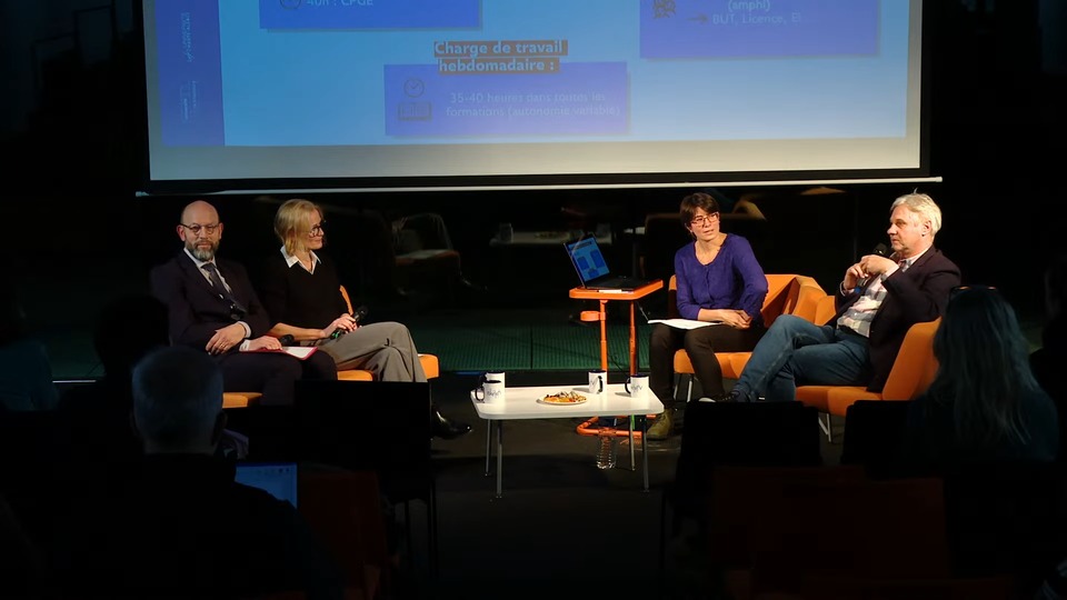 Capture d'écran de l'émission « Choisir ses études supérieures : guide de survie des parents »